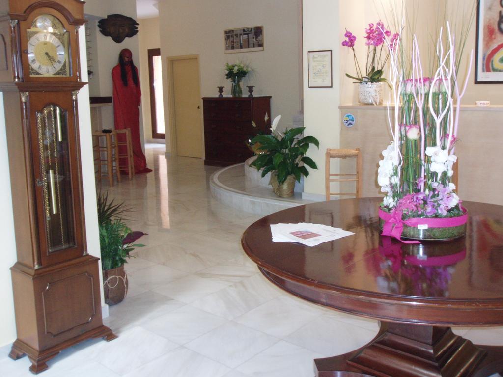 Efplias Hotel Apartments Pireu Exterior foto