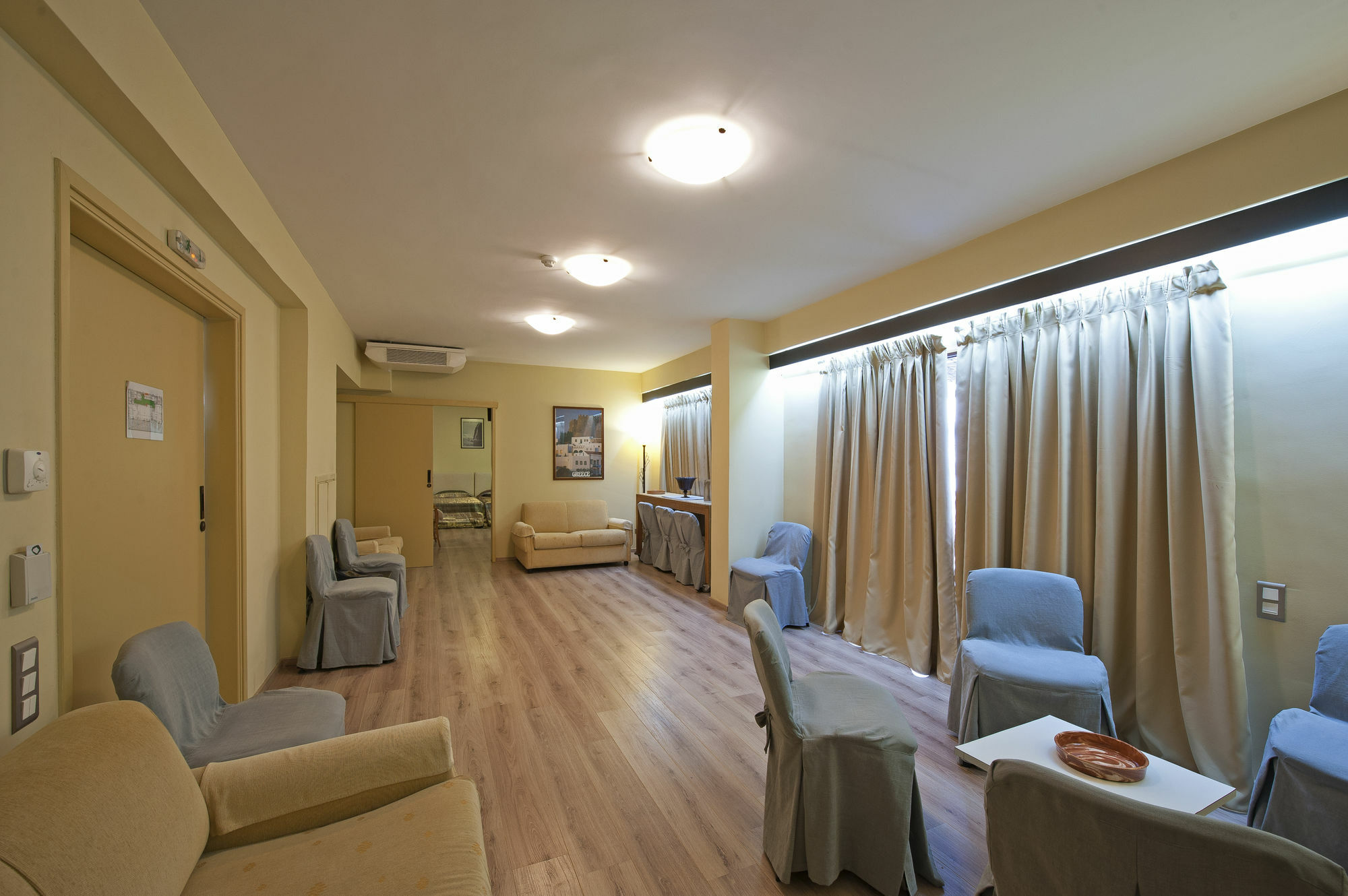Efplias Hotel Apartments Pireu Exterior foto