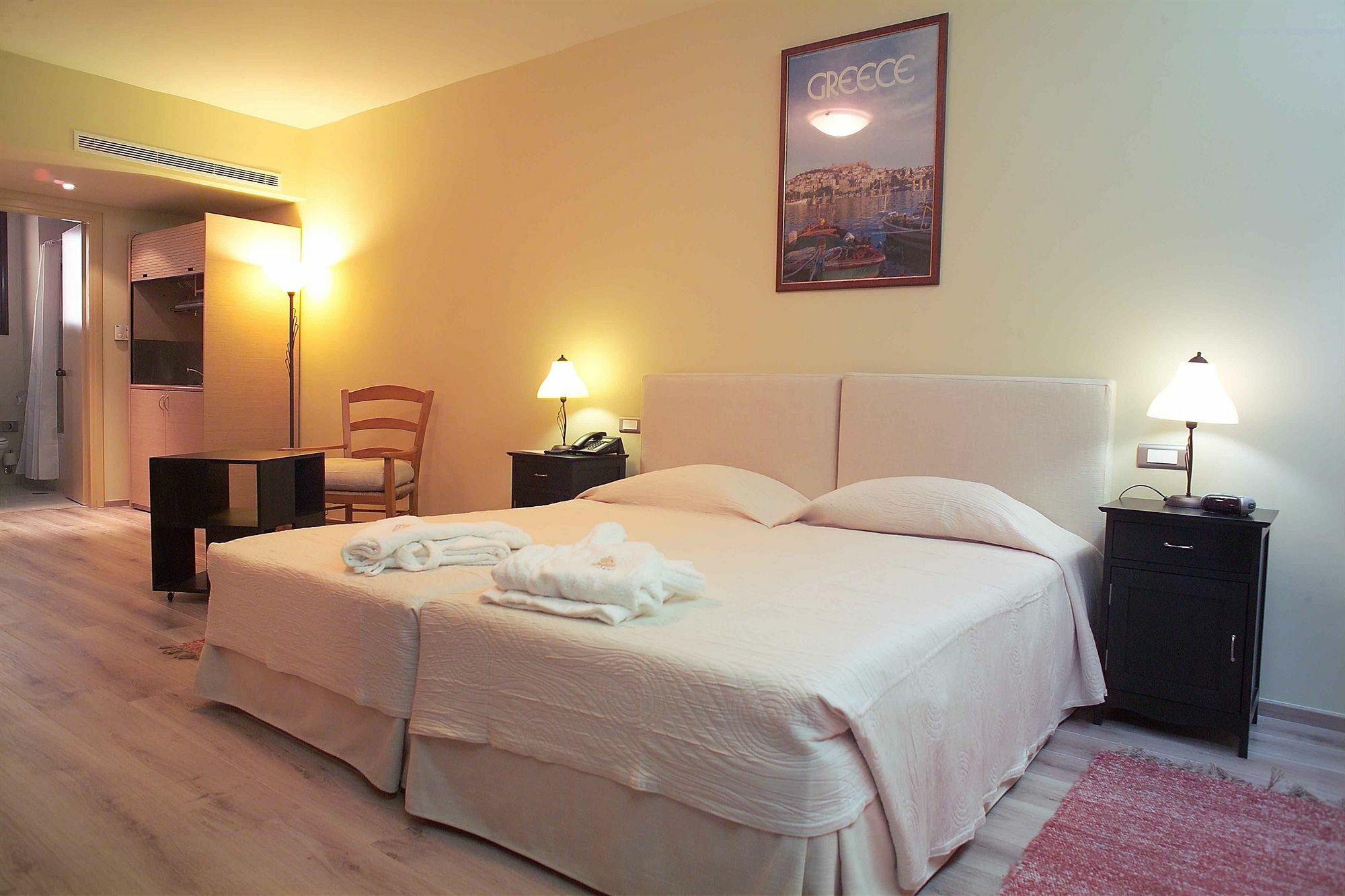 Efplias Hotel Apartments Pireu Quarto foto